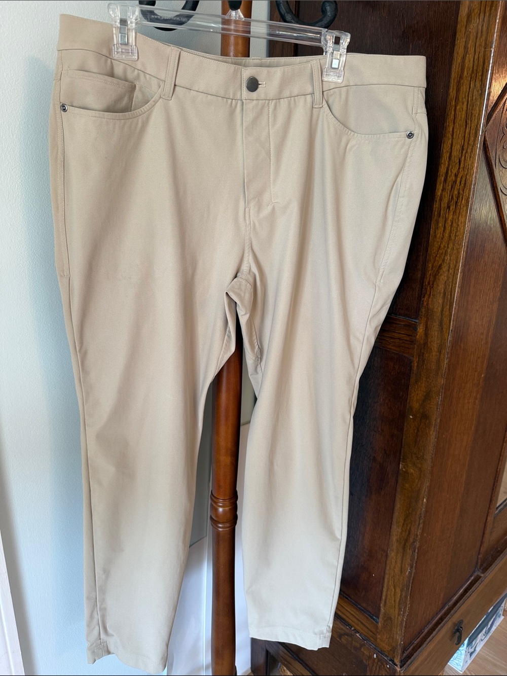 Men’s Lulu Lemon Light Tan Pants Size 38